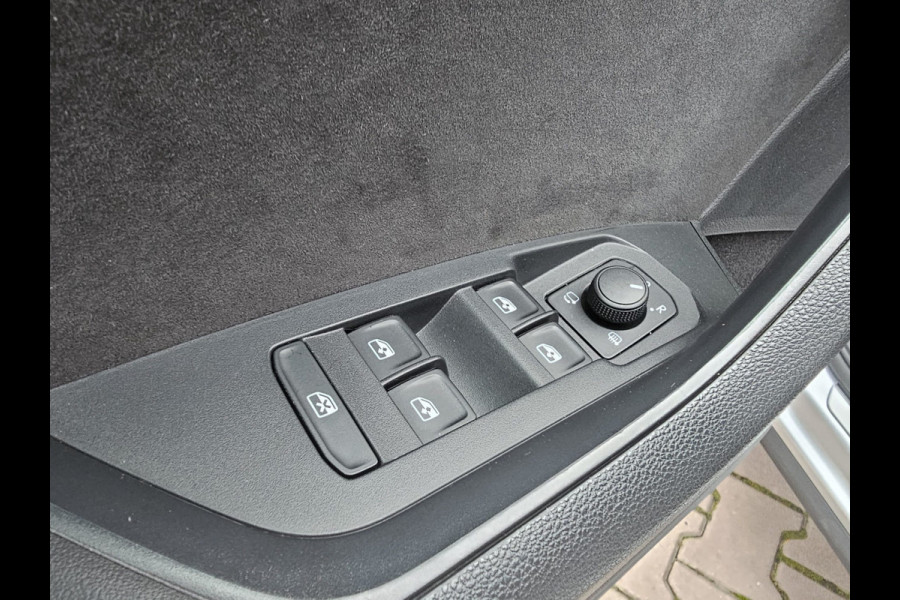 Škoda Kodiaq 1.5 TSI Sportline Business | Automaat | Stuur- en stoelverwarming | Keyless | Canton | Elek. achterklep | ACC | Camera | PDC |