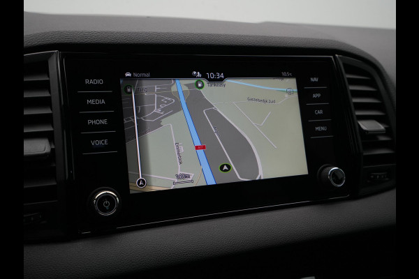 Škoda Karoq 1.5 TSI ACT 150pk Sportline Navigatie Trekhaak Camera Keyless Stoelverwarming 37