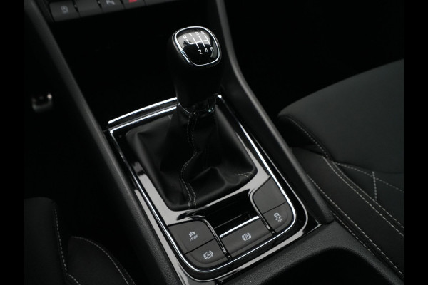 Škoda Karoq 1.5 TSI ACT 150pk Sportline Navigatie Trekhaak Camera Keyless Stoelverwarming 37