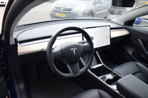 Tesla Model 3 Standard RWD Plus 60 kWh | AutoPilot | 19” LM Velgen | Pano