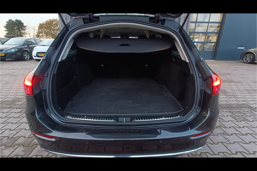 Mercedes-Benz C-Klasse Estate 200 Launch Edition Business Line LED afn. trekhaak Leder Apple-Android Stoelverw. Camera