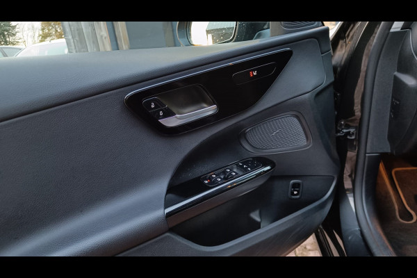 Mercedes-Benz C-Klasse Estate 200 Launch Edition Business Line LED afn. trekhaak Leder Apple-Android Stoelverw. Camera