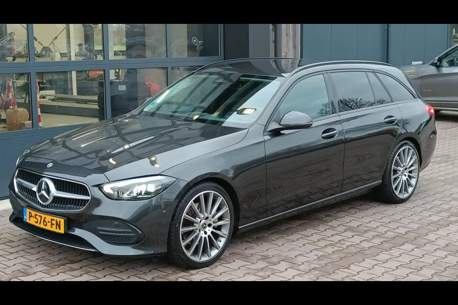Mercedes-Benz C-Klasse Estate 200 Launch Edition Business Line LED afn. trekhaak Leder Apple-Android Stoelverw. Camera