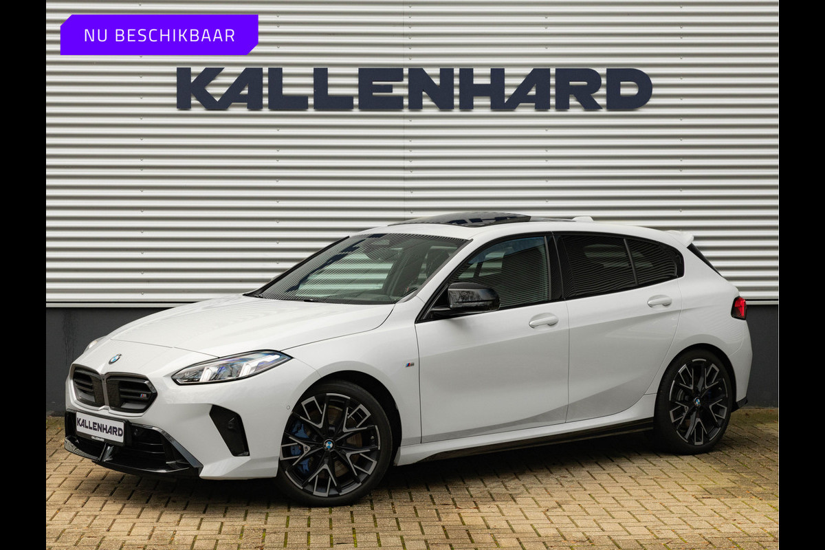 BMW 1-serie M135 xDrive - Pano - Trekhaak - Head-Up - Harman Kadon - Driving Ass