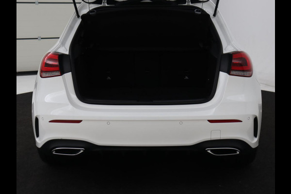 Mercedes-Benz A-Klasse 250e AMG | Panoramadak | Stoelverwarming | Carplay | Leder/Alcantara | Camera | Sfeerverlichting | Navigatie | Park Assist | Climate control | Full LED | PHEV | Plug In