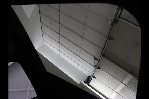 Mercedes-Benz A-Klasse 250e AMG | Panoramadak | Stoelverwarming | Carplay | Leder/Alcantara | Camera | Sfeerverlichting | Navigatie | Park Assist | Climate control | Full LED | PHEV | Plug In