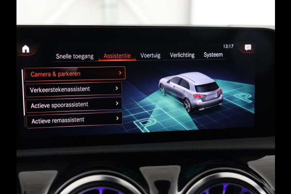 Mercedes-Benz A-Klasse 250e AMG | Panoramadak | Stoelverwarming | Carplay | Leder/Alcantara | Camera | Sfeerverlichting | Navigatie | Park Assist | Climate control | Full LED | PHEV | Plug In