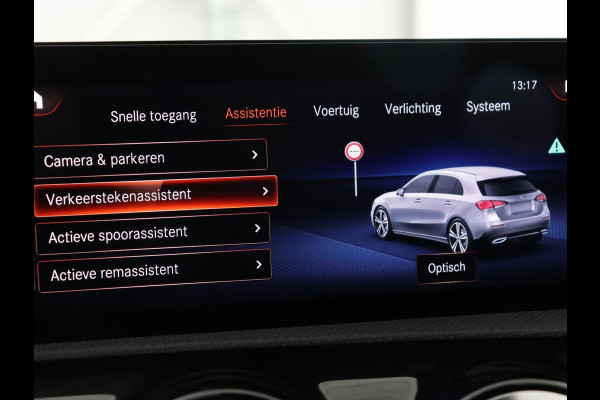 Mercedes-Benz A-Klasse 250e AMG | Panoramadak | Stoelverwarming | Carplay | Leder/Alcantara | Camera | Sfeerverlichting | Navigatie | Park Assist | Climate control | Full LED | PHEV | Plug In