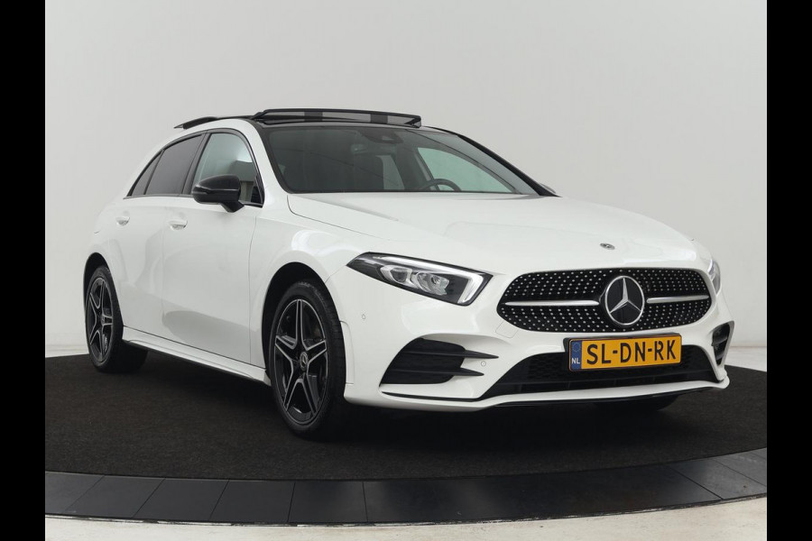 Mercedes-Benz A-Klasse 250e AMG | Panoramadak | Stoelverwarming | Carplay | Leder/Alcantara | Camera | Sfeerverlichting | Navigatie | Park Assist | Climate control | Full LED | PHEV | Plug In
