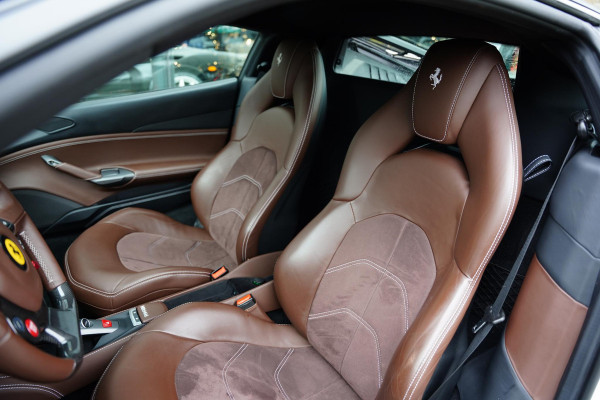 Ferrari 488 3.9 GTB HELE Sport Exhaust Carbon LED Passenger Display