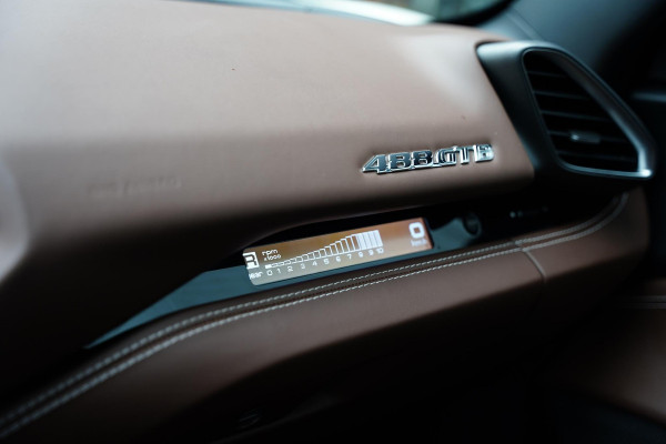 Ferrari 488 3.9 GTB HELE Sport Exhaust Carbon LED Passenger Display