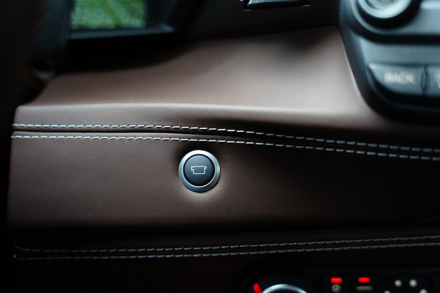 Ferrari 488 3.9 GTB HELE Sport Exhaust Carbon LED Passenger Display