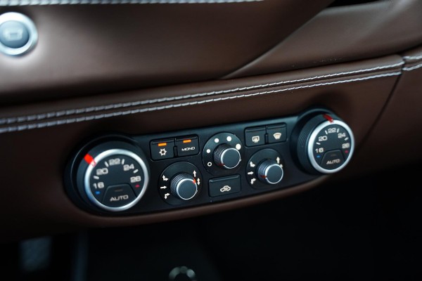 Ferrari 488 3.9 GTB HELE Sport Exhaust Carbon LED Passenger Display