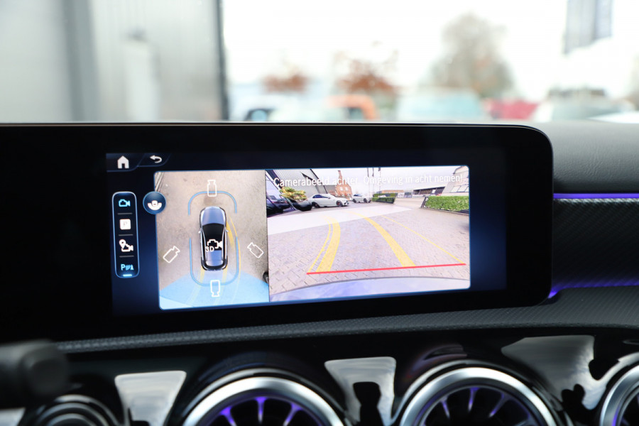 Mercedes-Benz A-Klasse 200 Luxury Line | 163PK | Pano | Keyless-go | Sfeerverlichting | ACC | Multibeam | Widescreen | 2024.