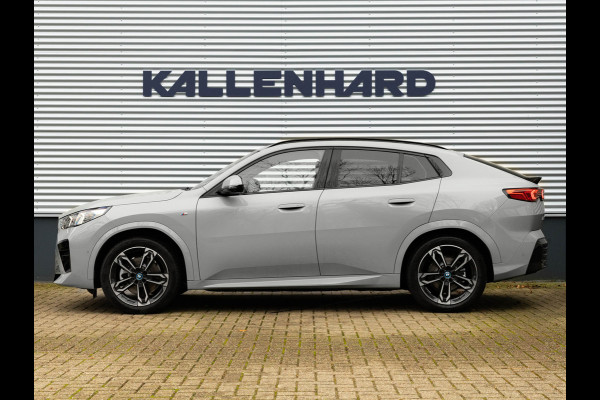 BMW iX2 xDrive30 M-Sport - Trekhaak - Driving + Parking Ass Plus - Head-Up - Harman Kardon