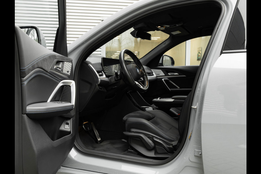 BMW iX2 xDrive30 M-Sport - Trekhaak - Driving + Parking Ass Plus - Head-Up - Harman Kardon
