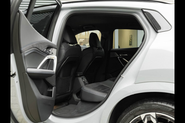 BMW iX2 xDrive30 M-Sport - Trekhaak - Driving + Parking Ass Plus - Head-Up - Harman Kardon