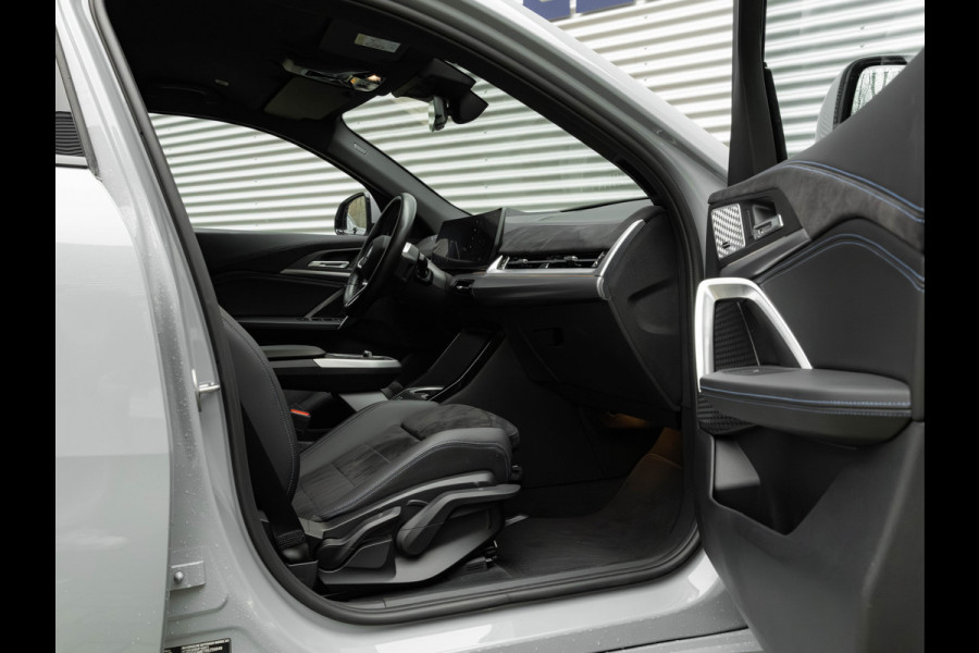 BMW iX2 xDrive30 M-Sport - Trekhaak - Driving + Parking Ass Plus - Head-Up - Harman Kardon