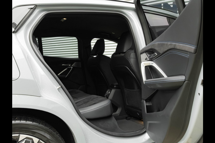 BMW iX2 xDrive30 M-Sport - Trekhaak - Driving + Parking Ass Plus - Head-Up - Harman Kardon