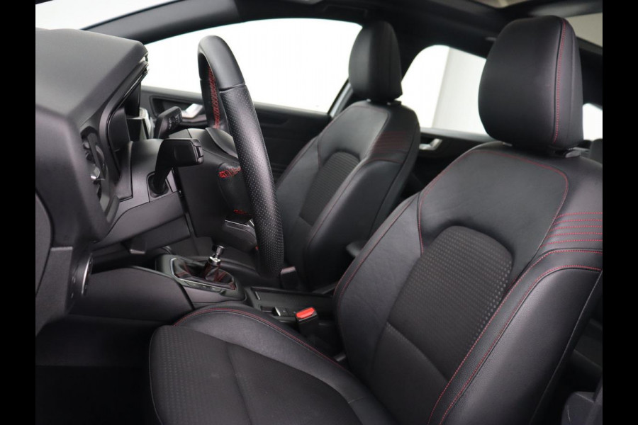 Ford Focus 1.0 EcoBoost ST Line | Panoramadak | Half leder | Trekhaak | Stoelverwarming | Carplay | Camera | Keyless | Navigatie | Climate control | Bluetooth | Parkeerhulp