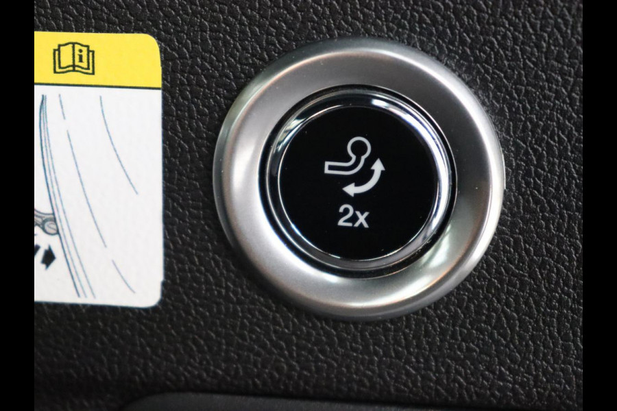 Ford Focus 1.0 EcoBoost ST Line | Panoramadak | Half leder | Trekhaak | Stoelverwarming | Carplay | Camera | Keyless | Navigatie | Climate control | Bluetooth | Parkeerhulp