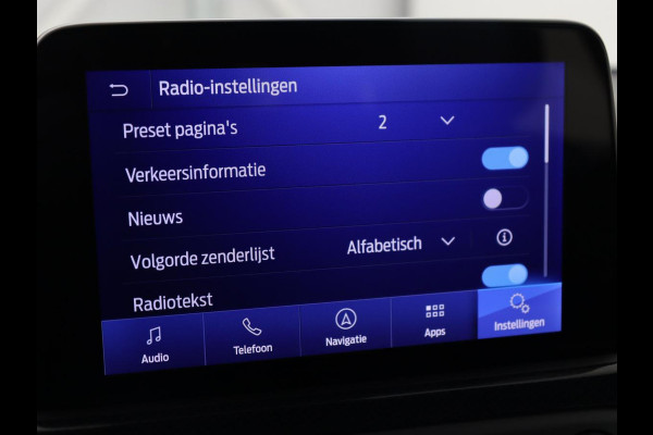 Ford Focus 1.0 EcoBoost ST Line | Panoramadak | Half leder | Trekhaak | Stoelverwarming | Carplay | Camera | Keyless | Navigatie | Climate control | Bluetooth | Parkeerhulp