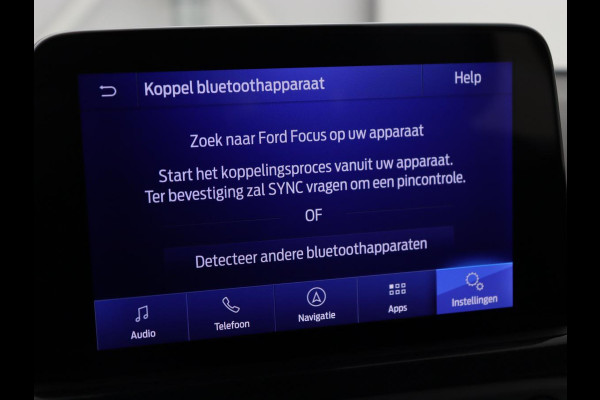 Ford Focus 1.0 EcoBoost ST Line | Panoramadak | Half leder | Trekhaak | Stoelverwarming | Carplay | Camera | Keyless | Navigatie | Climate control | Bluetooth | Parkeerhulp