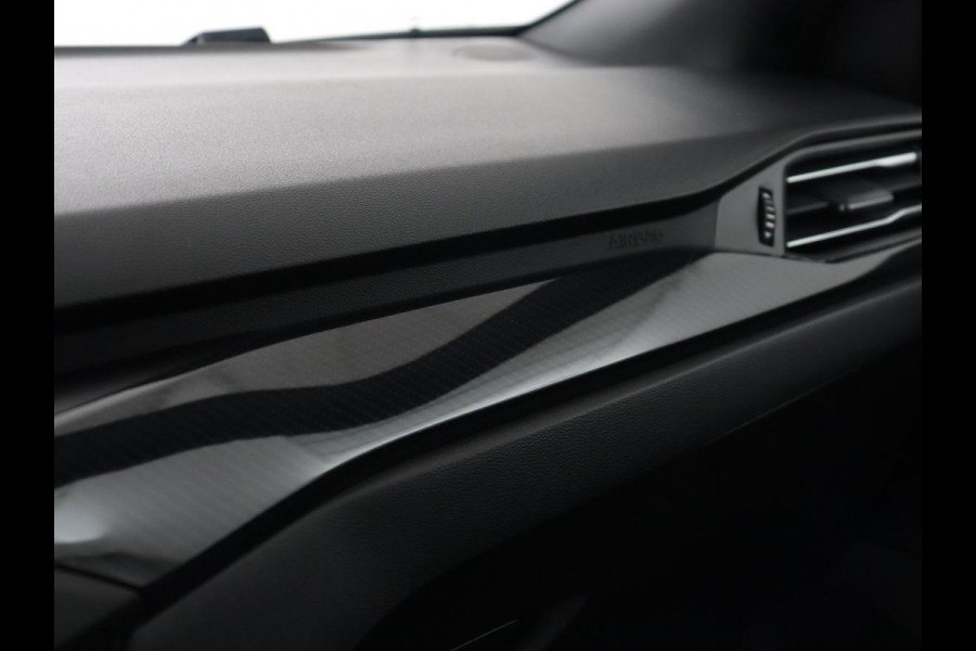 Ford Focus 1.0 EcoBoost ST Line | Panoramadak | Half leder | Trekhaak | Stoelverwarming | Carplay | Camera | Keyless | Navigatie | Climate control | Bluetooth | Parkeerhulp