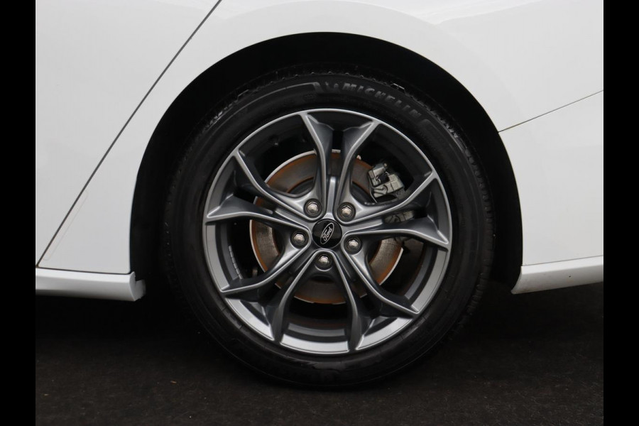 Ford Focus 1.0 EcoBoost ST Line | Panoramadak | Half leder | Trekhaak | Stoelverwarming | Carplay | Camera | Keyless | Navigatie | Climate control | Bluetooth | Parkeerhulp