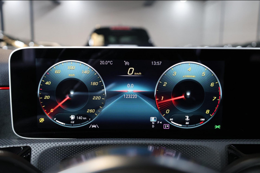 Mercedes-Benz A-Klasse 180 AMG Line LED/VIRTUAL/HALF LEER+ALCANTARA+S.VERWARMIN/18"LMV/CAM/ACC/ECC/12 MDN GARANTIE!
