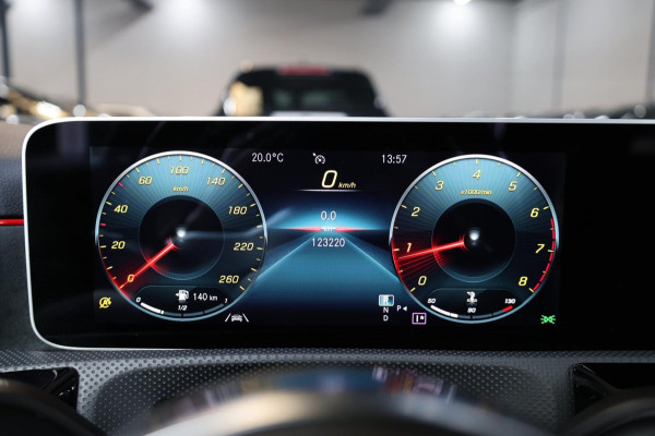 Mercedes-Benz A-Klasse 180 AMG Line LED/VIRTUAL/HALF LEER+ALCANTARA+S.VERWARMIN/18"LMV/CAM/ACC/ECC/12 MDN GARANTIE!