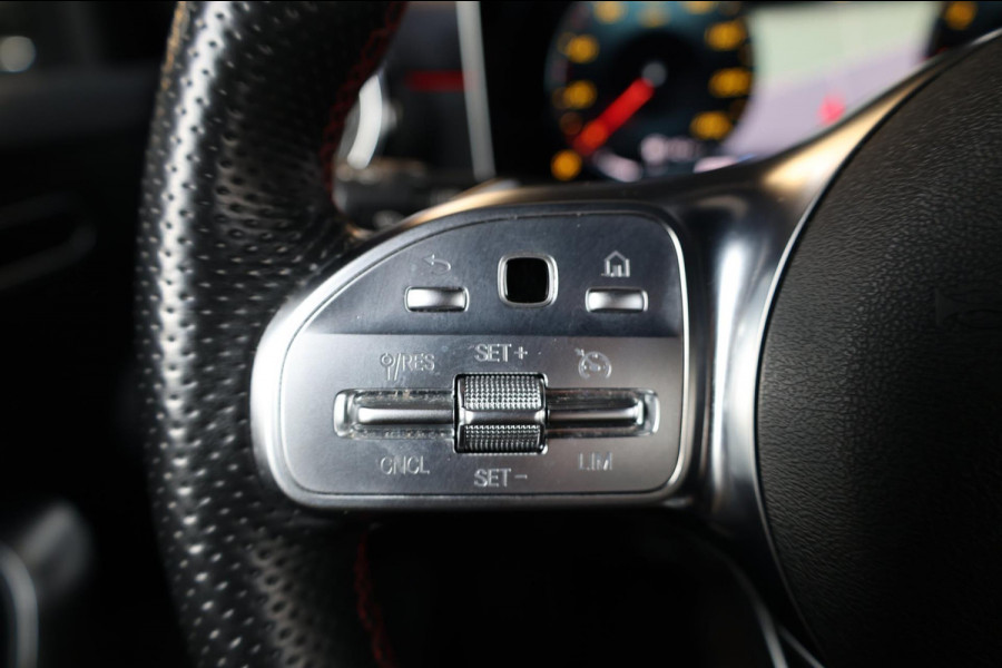 Mercedes-Benz A-Klasse 180 AMG Line LED/VIRTUAL/HALF LEER+ALCANTARA+S.VERWARMIN/18"LMV/CAM/ACC/ECC/12 MDN GARANTIE!