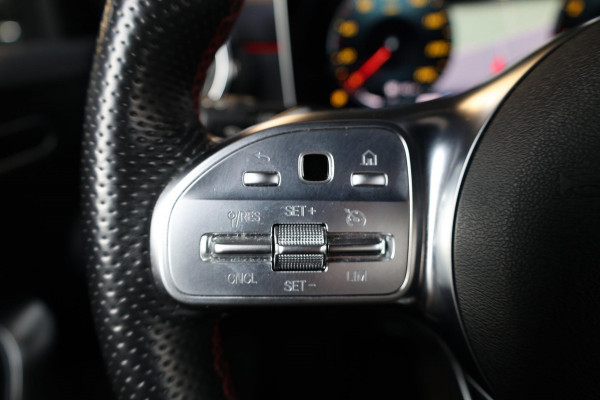 Mercedes-Benz A-Klasse 180 AMG Line LED/VIRTUAL/HALF LEER+ALCANTARA+S.VERWARMIN/18"LMV/CAM/ACC/ECC/12 MDN GARANTIE!