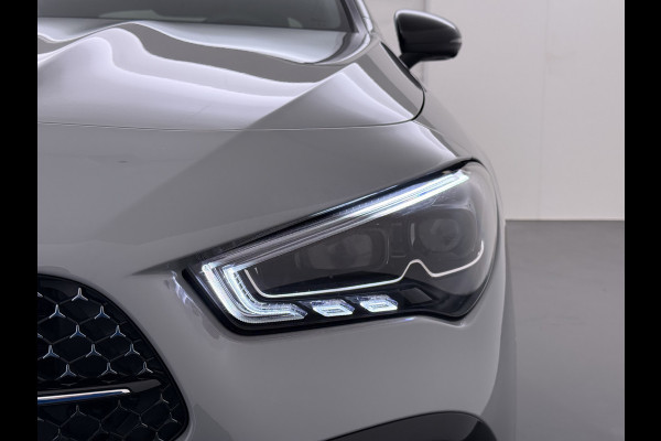 Mercedes-Benz CLA-Klasse 250 e AMG line | Alpinegrijs Pano HUD Memory 360 Camera
