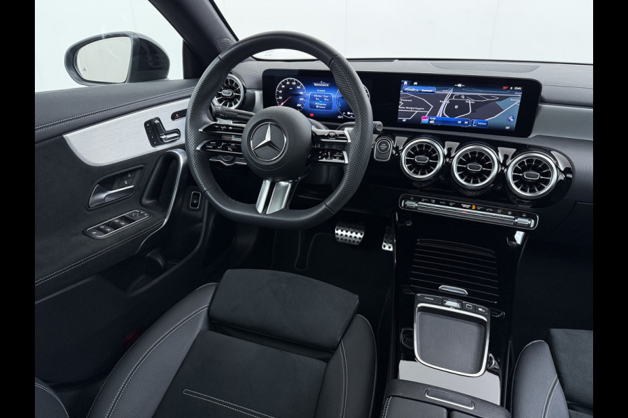 Mercedes-Benz CLA-Klasse 250 e AMG line | Alpinegrijs Pano HUD Memory 360 Camera