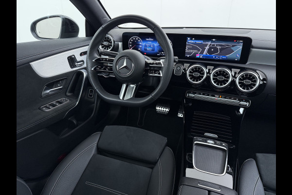 Mercedes-Benz CLA-Klasse 250 e AMG line | Alpinegrijs Pano HUD Memory 360 Camera