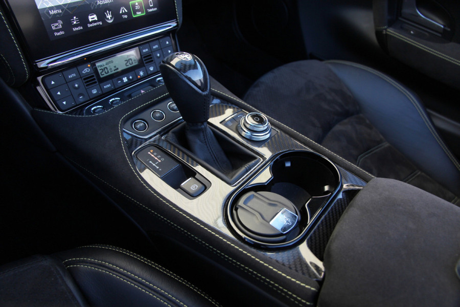Maserati GranCabrio 4.7 Sport | AM Kleur | 1-1 | Carbon | Carplay