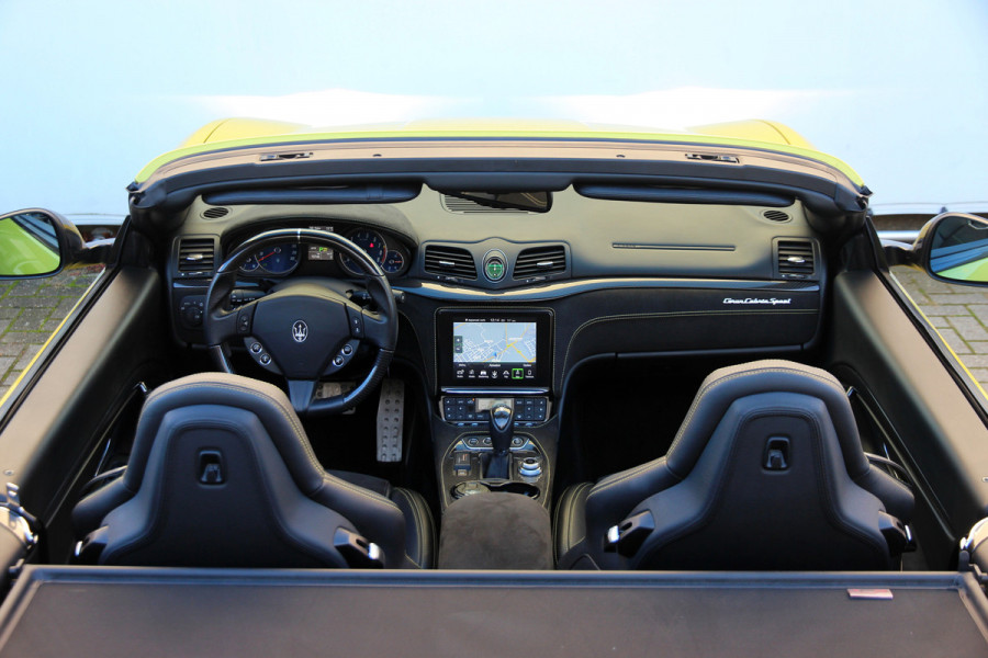 Maserati GranCabrio 4.7 Sport | AM Kleur | 1-1 | Carbon | Carplay