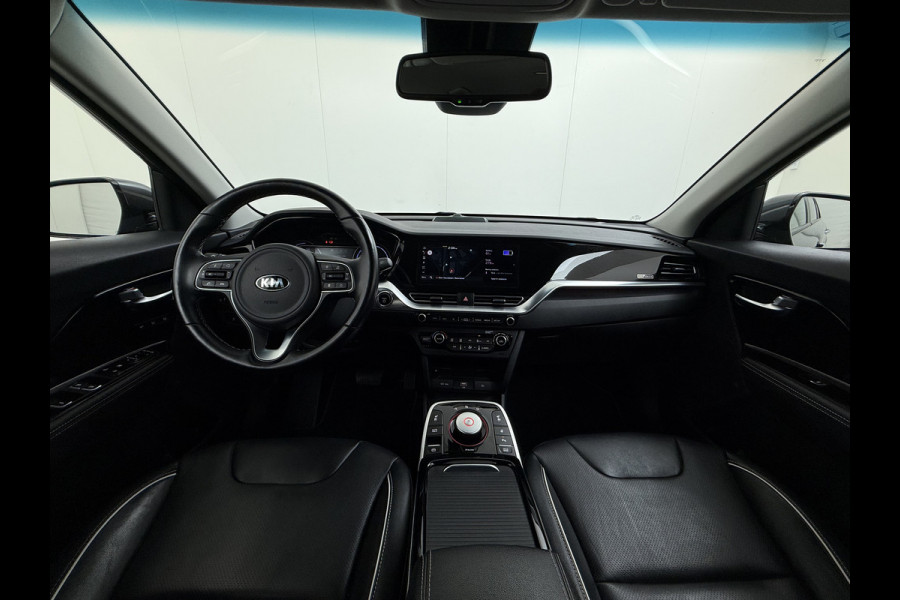 Kia e-Niro 64kWh Leer+Elek.Stoel+Memory+Gekoeld Warmtepomp ExecutiveLine JBL®-Hifi Adap.Cruise Camera Navi Ecc Pdc Stoelverwarming-Koeling SOH 100% Stuurverwarming  Keyless Blind Spot Lane Assist Led Lmv 17" 1e Eigenaar Origineel Nederlandse Auto € 48.000,- nieuw