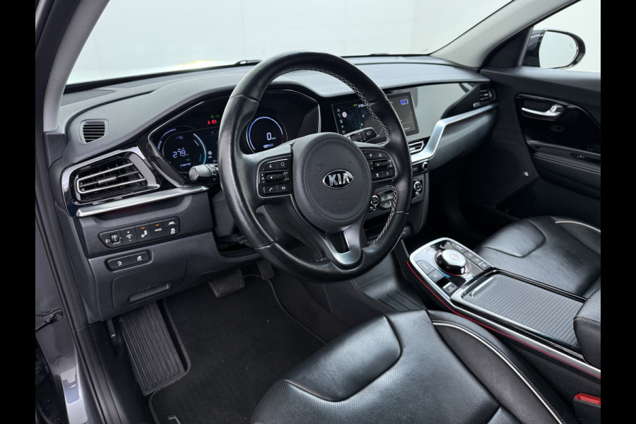 Kia e-Niro 64kWh Leer+Elek.Stoel+Memory+Gekoeld Warmtepomp ExecutiveLine JBL®-Hifi Adap.Cruise Camera Navi Ecc Pdc Stoelverwarming-Koeling SOH 100% Stuurverwarming  Keyless Blind Spot Lane Assist Led Lmv 17" 1e Eigenaar Origineel Nederlandse Auto € 48.000,- nieuw