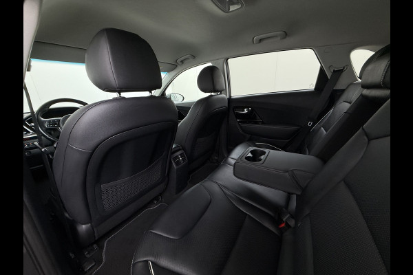 Kia e-Niro 64kWh Leer+Elek.Stoel+Memory+Gekoeld Warmtepomp ExecutiveLine JBL®-Hifi Adap.Cruise Camera Navi Ecc Pdc Stoelverwarming-Koeling SOH 100% Stuurverwarming  Keyless Blind Spot Lane Assist Led Lmv 17" 1e Eigenaar Origineel Nederlandse Auto € 48.000,- nieuw