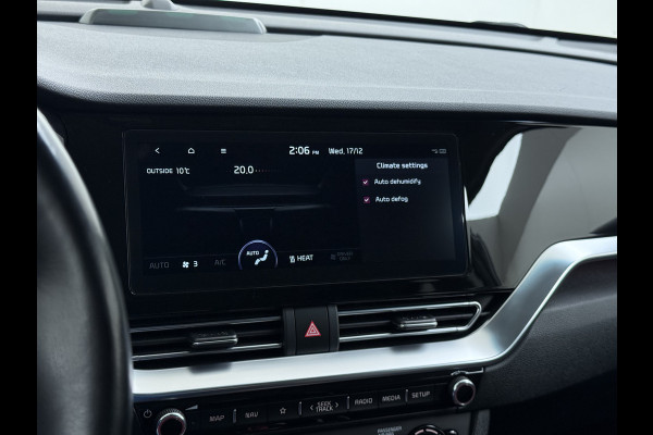 Kia e-Niro 64kWh Leer+Elek.Stoel+Memory+Gekoeld Warmtepomp ExecutiveLine JBL®-Hifi Adap.Cruise Camera Navi Ecc Pdc Stoelverwarming-Koeling SOH 100% Stuurverwarming  Keyless Blind Spot Lane Assist Led Lmv 17" 1e Eigenaar Origineel Nederlandse Auto € 48.000,- nieuw