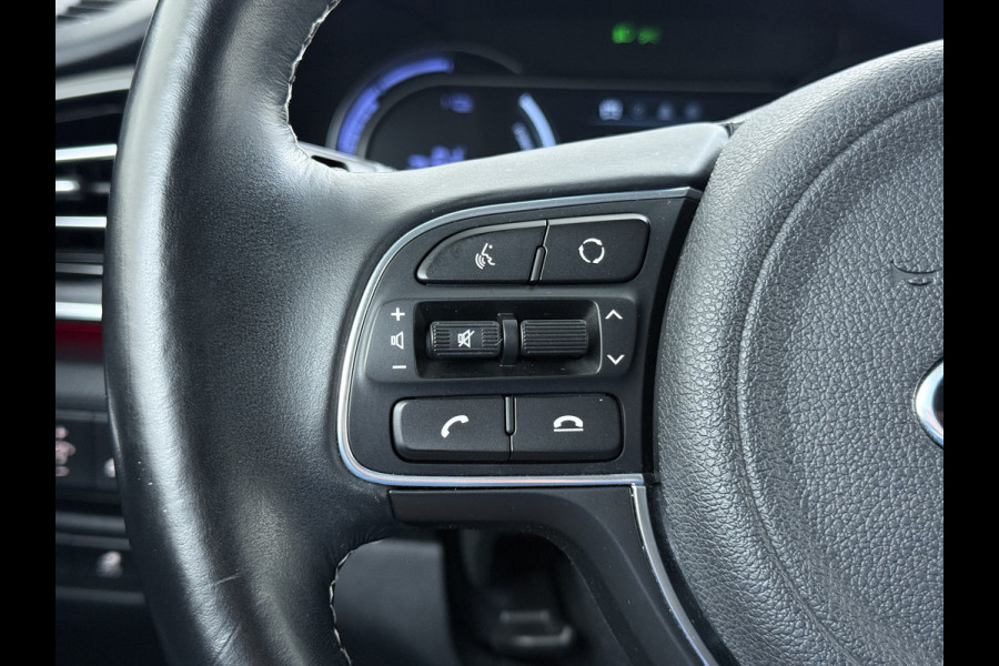 Kia e-Niro 64kWh Leer+Elek.Stoel+Memory+Gekoeld Warmtepomp ExecutiveLine JBL®-Hifi Adap.Cruise Camera Navi Ecc Pdc Stoelverwarming-Koeling SOH 100% Stuurverwarming  Keyless Blind Spot Lane Assist Led Lmv 17" 1e Eigenaar Origineel Nederlandse Auto € 48.000,- nieuw