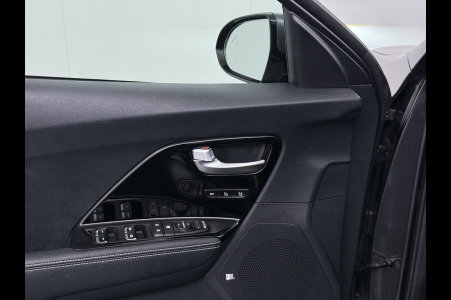 Kia e-Niro 64kWh Leer+Elek.Stoel+Memory+Gekoeld Warmtepomp ExecutiveLine JBL®-Hifi Adap.Cruise Camera Navi Ecc Pdc Stoelverwarming-Koeling SOH 100% Stuurverwarming  Keyless Blind Spot Lane Assist Led Lmv 17" 1e Eigenaar Origineel Nederlandse Auto € 48.000,- nieuw