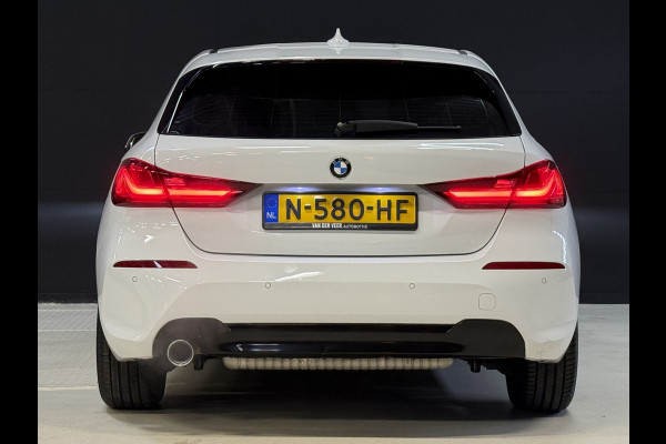 BMW 1-serie 116i Business Edition | Zwarte grill | Apple Carplay | DAB+ | PDC V+A