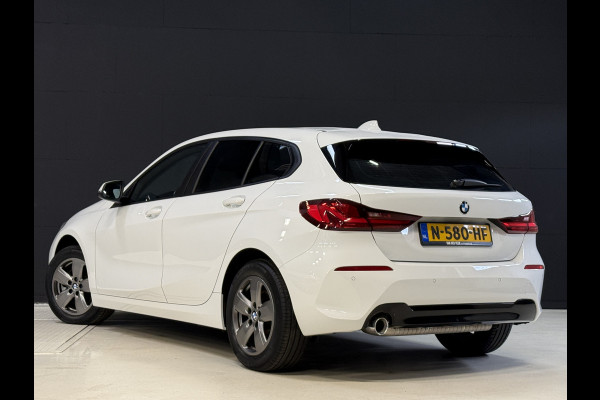 BMW 1-serie 116i Business Edition | Zwarte grill | Apple Carplay | DAB+ | PDC V+A