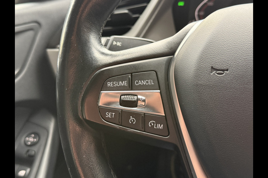 BMW 1-serie 116i Business Edition | Zwarte grill | Apple Carplay | DAB+ | PDC V+A