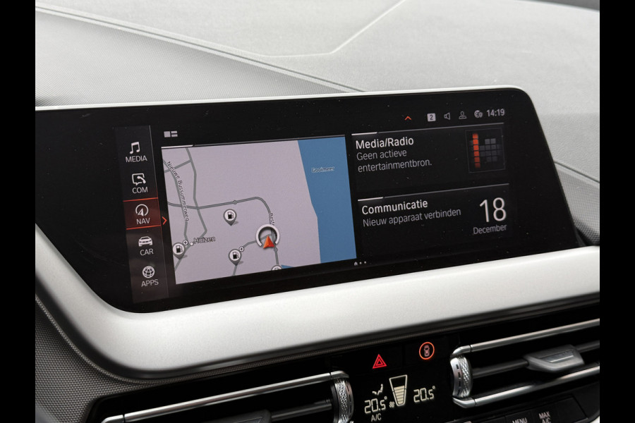 BMW 1-serie 116i Business Edition | Zwarte grill | Apple Carplay | DAB+ | PDC V+A