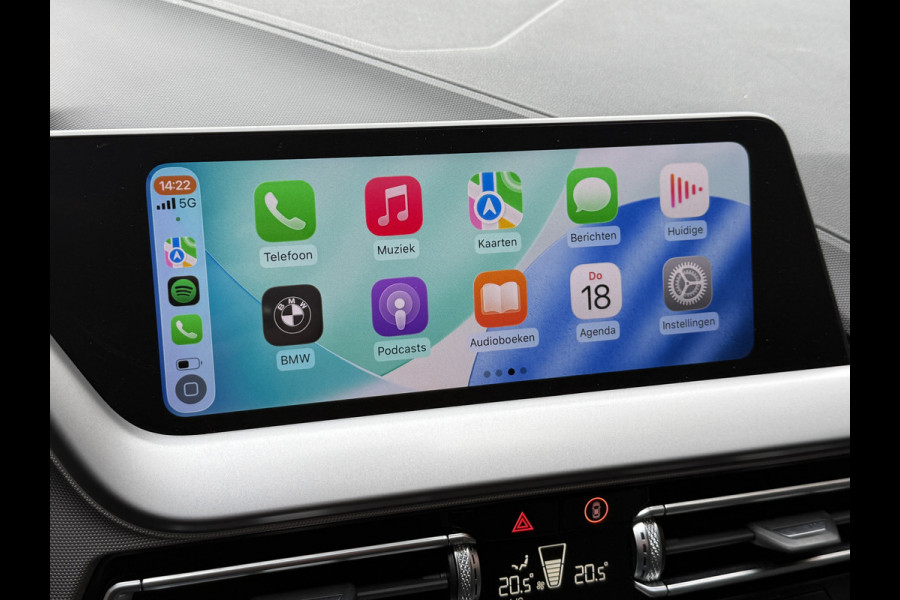 BMW 1-serie 116i Business Edition | Zwarte grill | Apple Carplay | DAB+ | PDC V+A