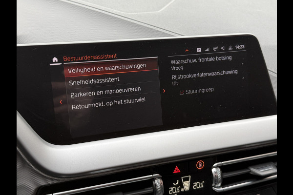 BMW 1-serie 116i Business Edition | Zwarte grill | Apple Carplay | DAB+ | PDC V+A